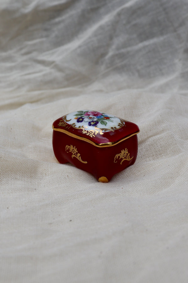 The Limoges Bouquet – trinket box