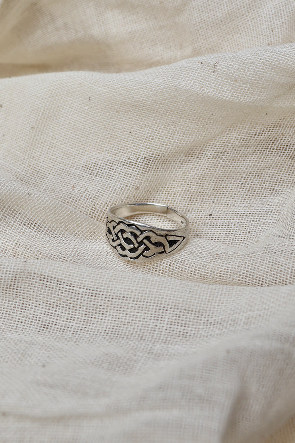 Silver Keltic band ring