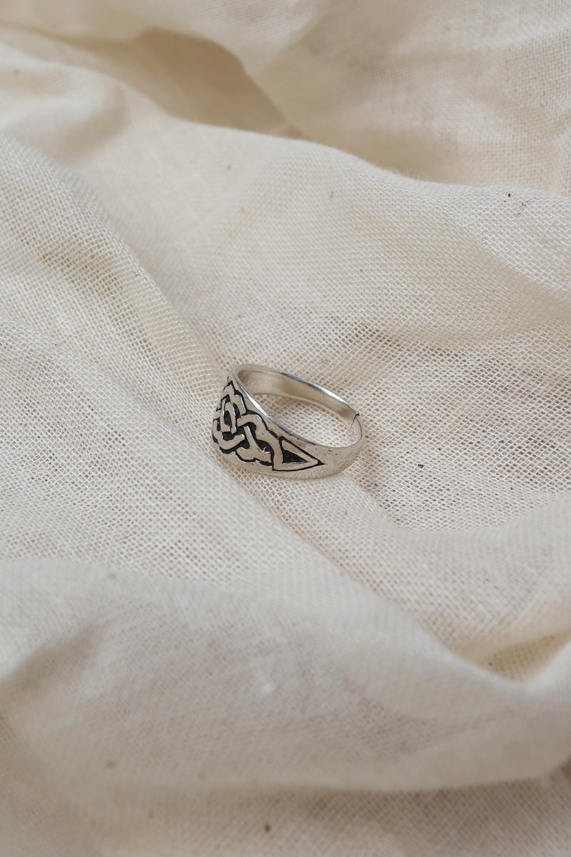 Silver Keltic band ring