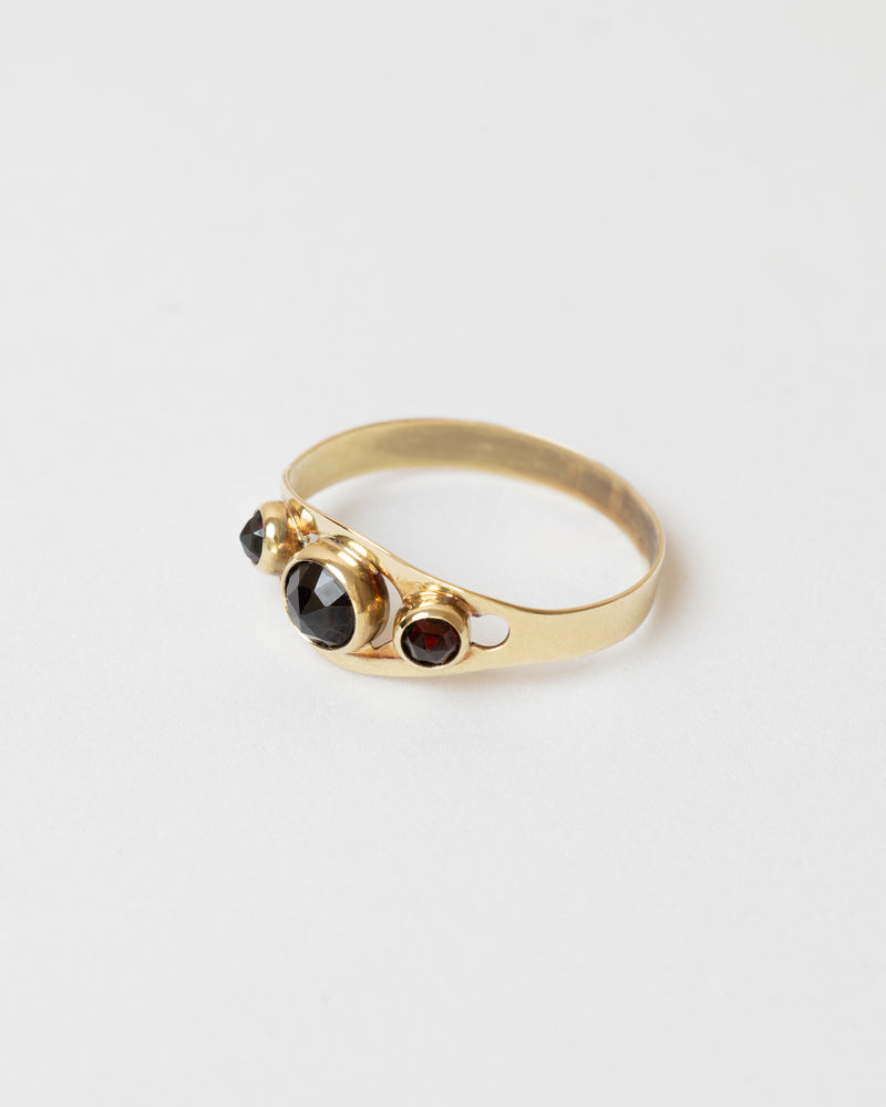 14K Garnet Radiance Ring