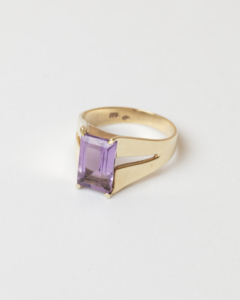 8K Golden Amethyst Geo Ring