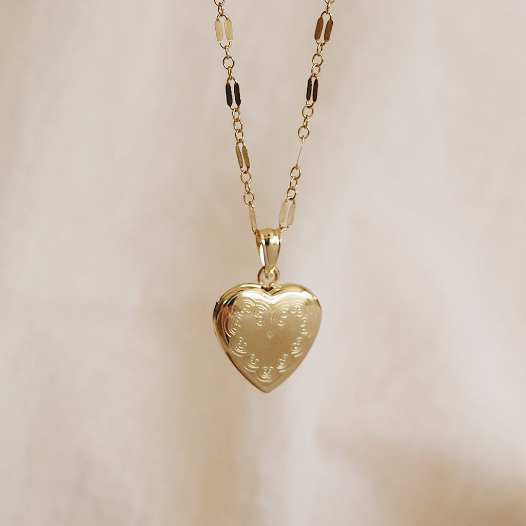 9K Dreamy Heart Locket – The Two Collectors